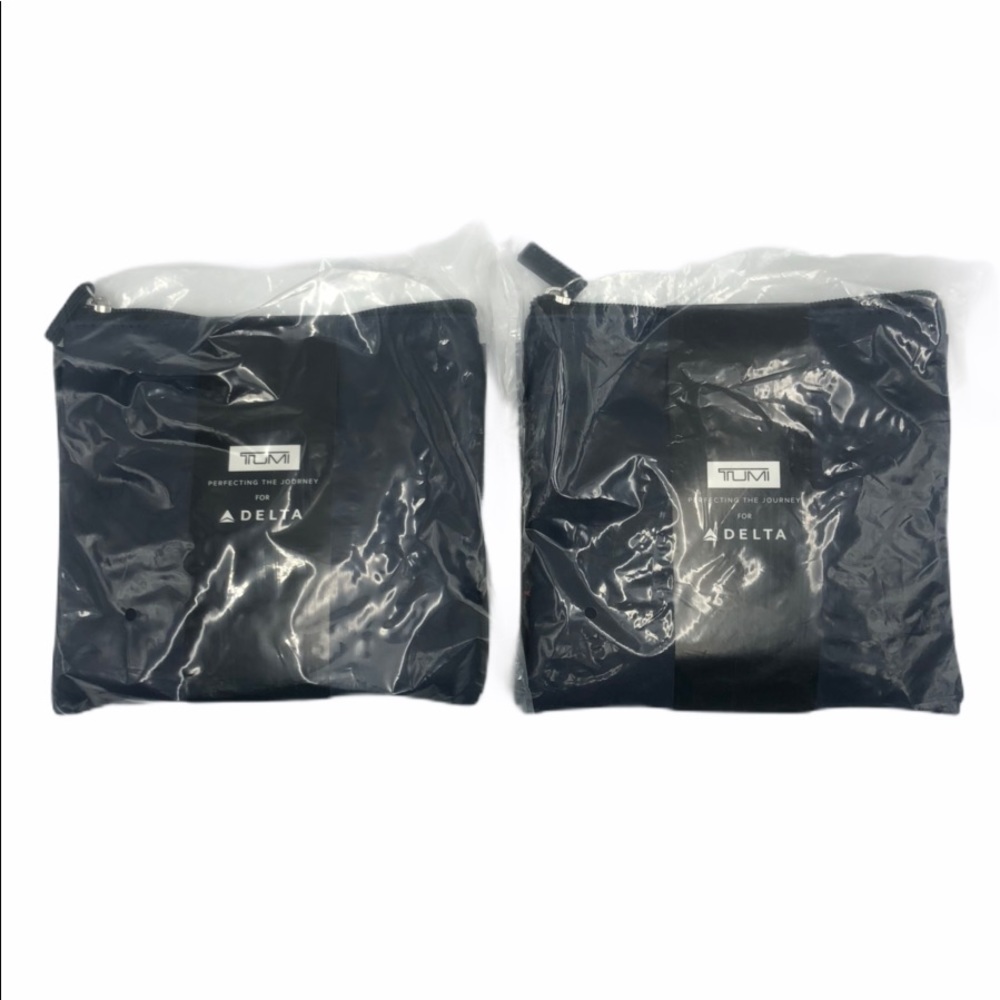 2 Delta Airline Soft Tumi Amenity Kit Navy